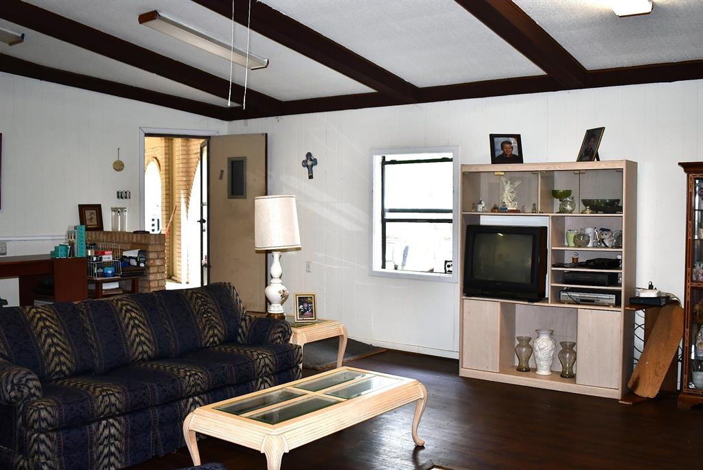 109 Cernosek Road, La Grange, Texas image 12