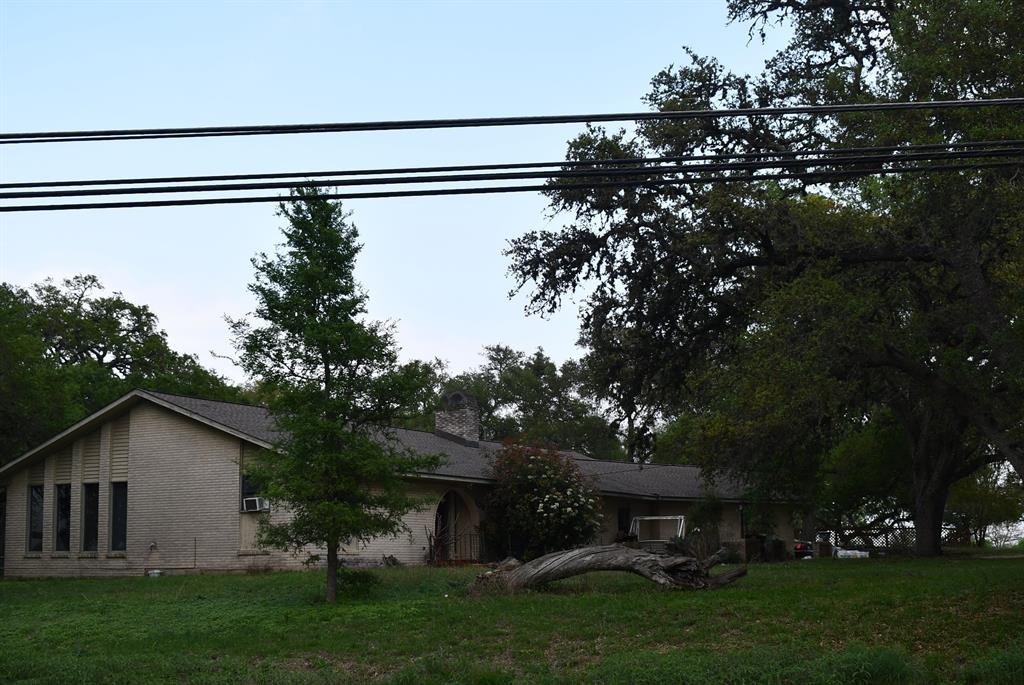 109 Cernosek Road, La Grange, Texas image 5