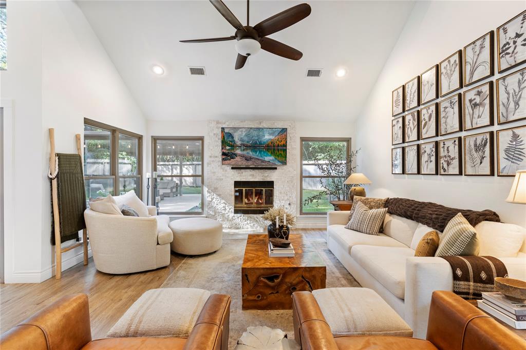 195 S Pathfinders Circle, The Woodlands, Texas image 16