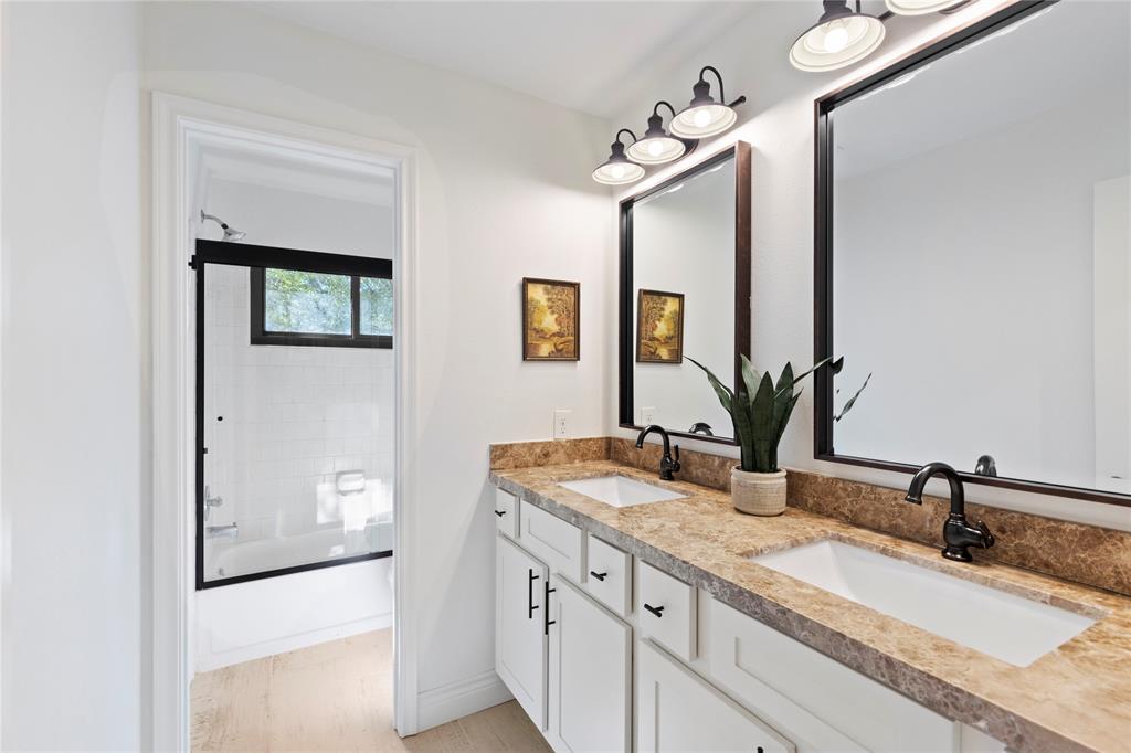 195 S Pathfinders Circle, The Woodlands, Texas image 32