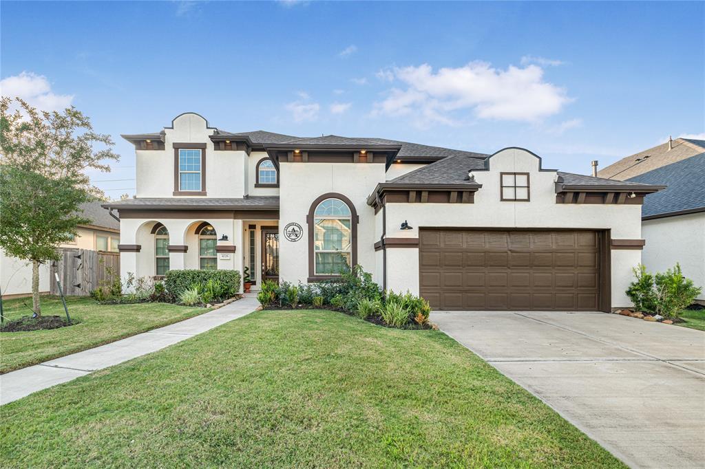 4726 Clear Creek Drive, Sugar Land, Texas image 2