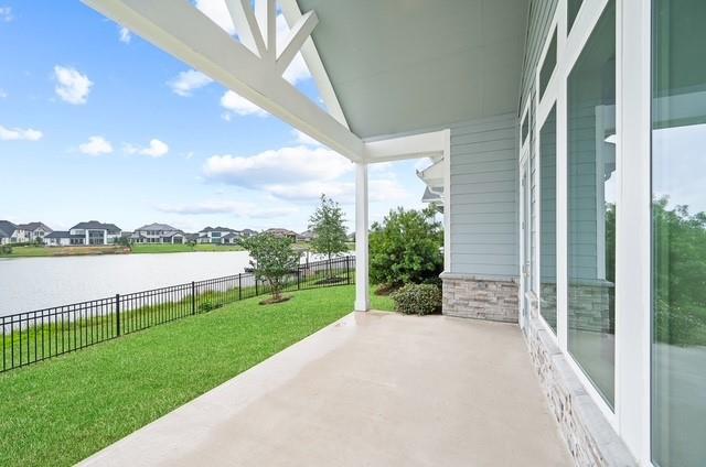 18127 Shoreline Vista Lane, Cypress, Texas image 3