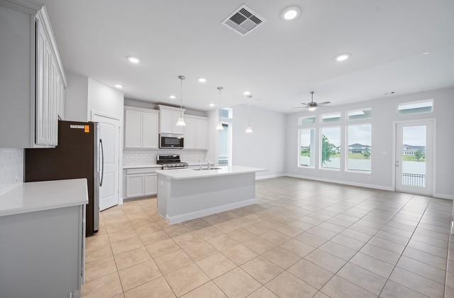 18127 Shoreline Vista Lane, Cypress, Texas image 7