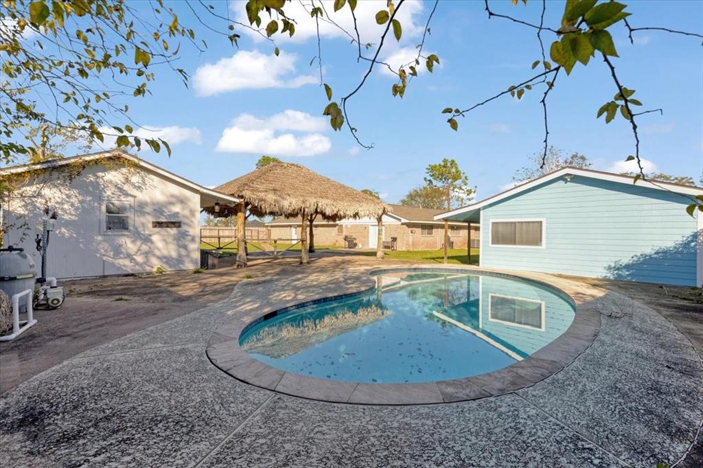 134 Creekwood Drive, Freeport, Texas image 28