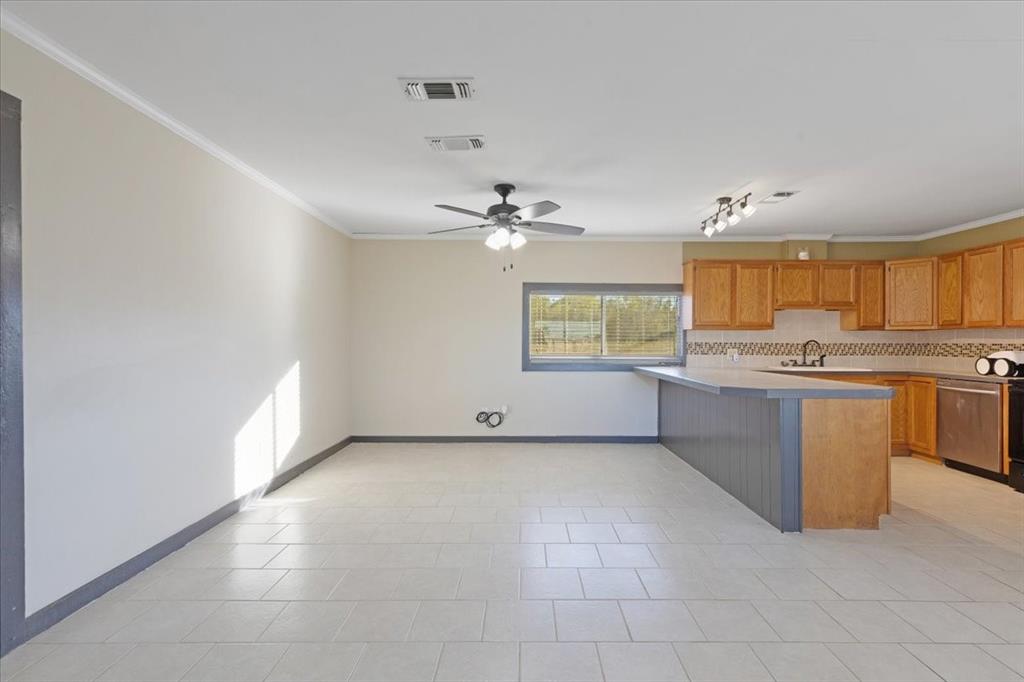 134 Creekwood Drive, Freeport, Texas image 31