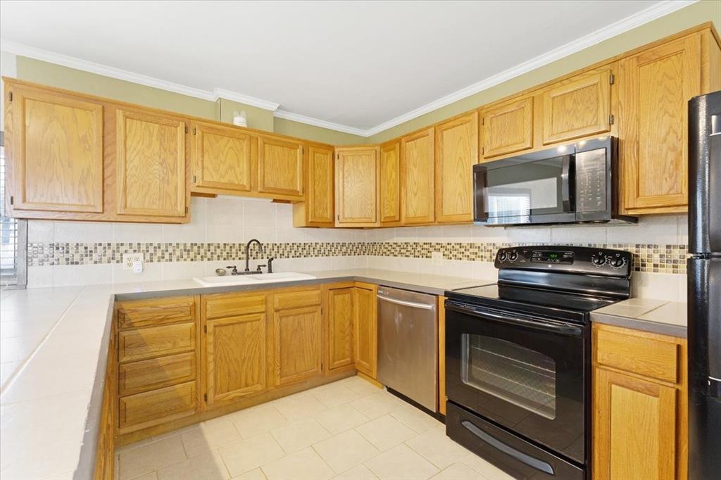 134 Creekwood Drive, Freeport, Texas image 35