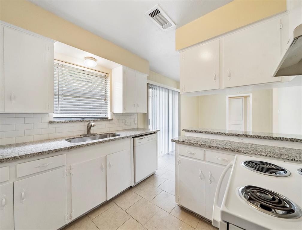 1306 N Noble Road, Texas City, Texas image 3