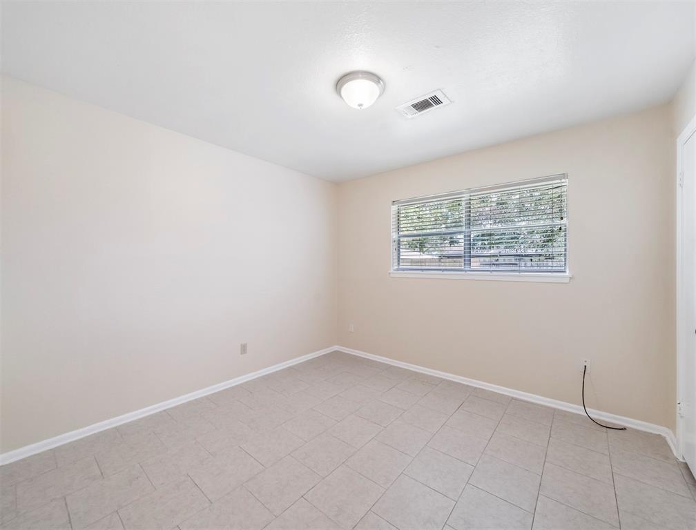 1306 N Noble Road, Texas City, Texas image 7