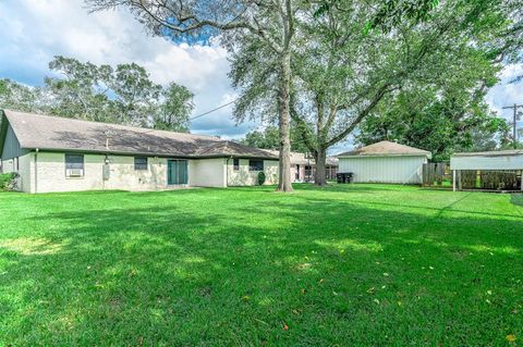 A home in Alvin