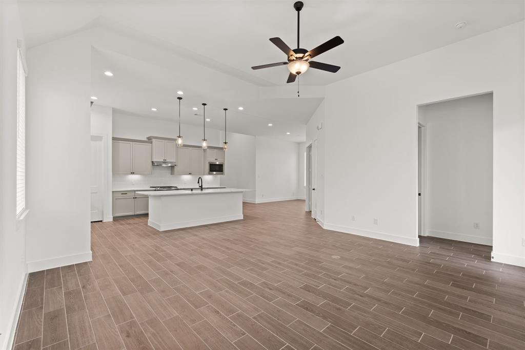 18220 Saffron Sun Street, Conroe, Texas image 6