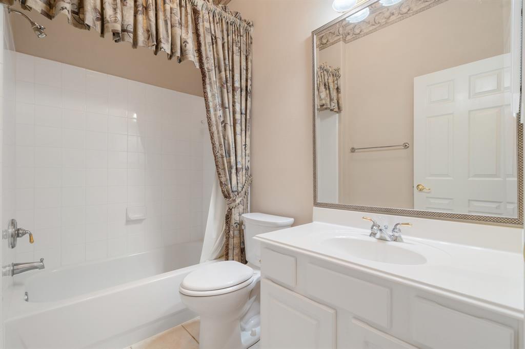 118 E Northcastle Circle, Conroe, Texas image 30