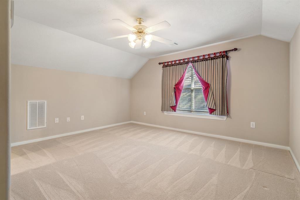 118 E Northcastle Circle, Conroe, Texas image 31