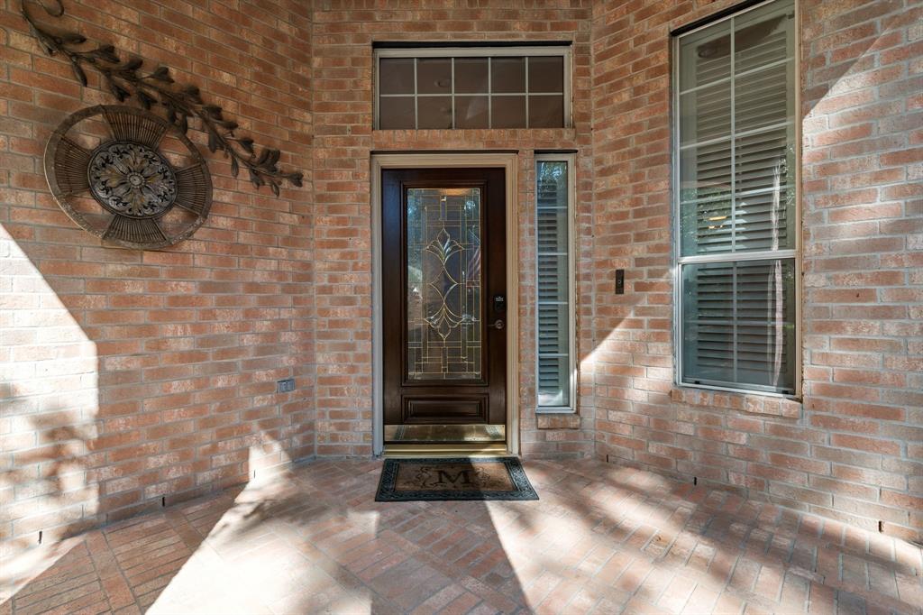 118 E Northcastle Circle, Conroe, Texas image 3