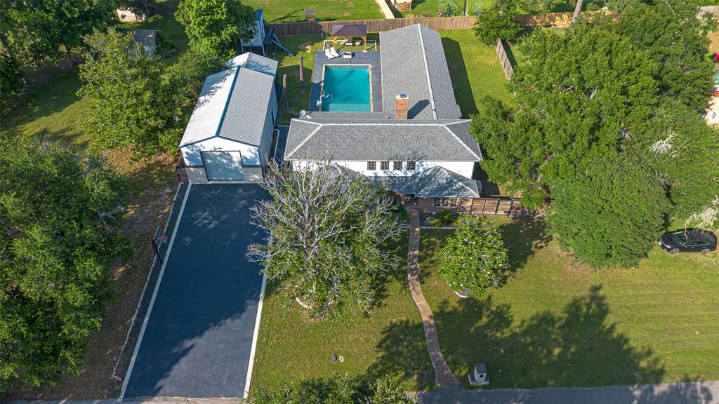 218 Beaumont Drive, Magnolia, Texas image 1