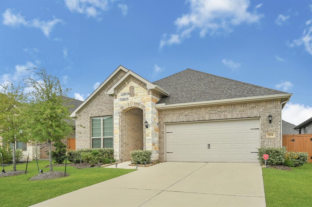 2104 Terra Rose Drive, Katy, Texas image 2