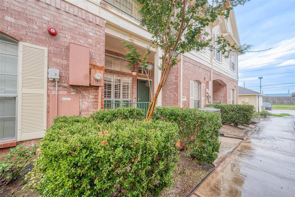 2710 Grants Lake Boulevard #F2, Sugar Land, Texas image 3