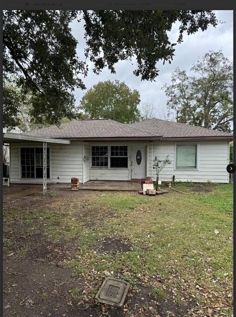 A home in South Houston