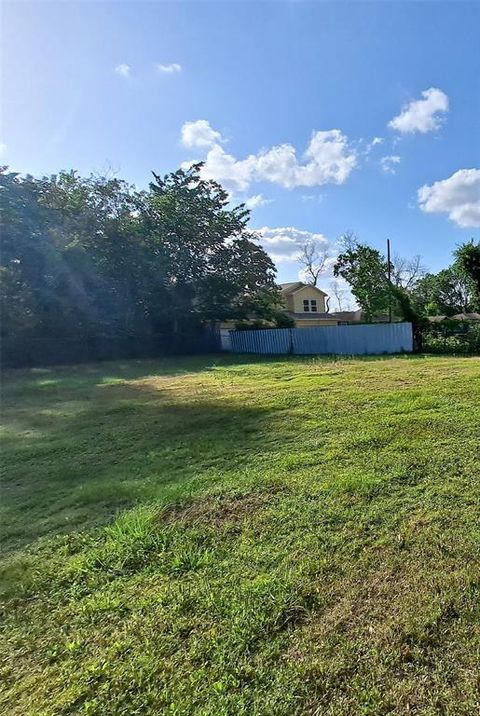 Photo of 1728 Paul Quinn St Street, Houston, TX 77091 (MLS # 93463089) Photo of 1728 Paul Quinn St Street, Houston, TX 77091 (MLS # 93463089)