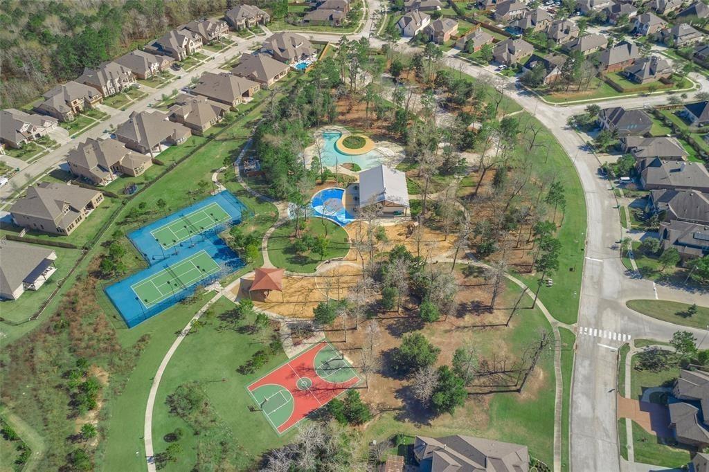 27887 Serenata Springs Drive, Spring, Texas image 47