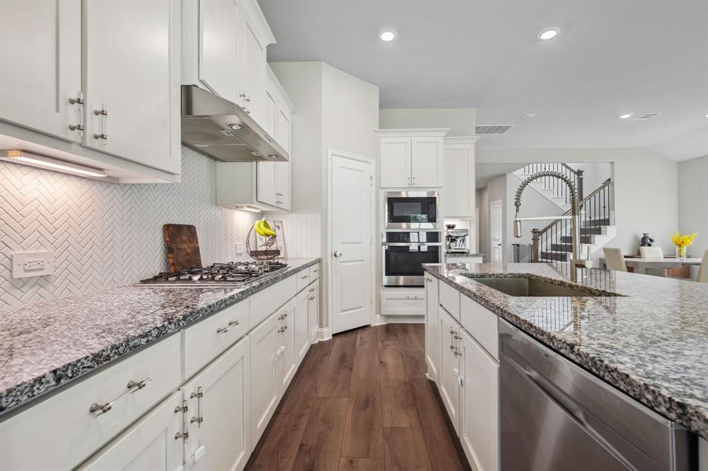 27887 Serenata Springs Drive, Spring, Texas image 13