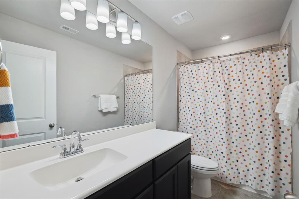 27887 Serenata Springs Drive, Spring, Texas image 31