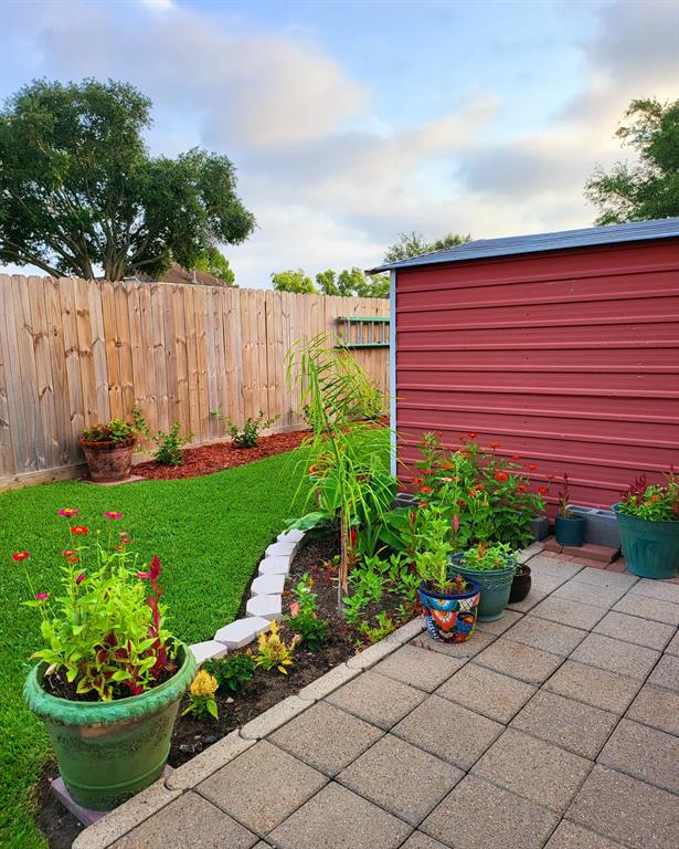 2014 N Mission Circle, Friendswood, Texas image 43