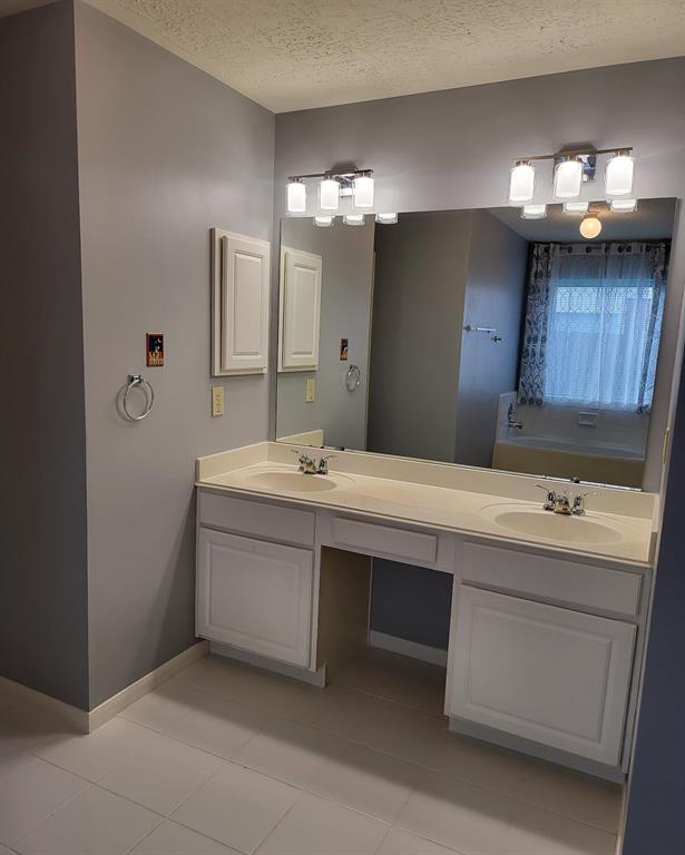 2014 N Mission Circle, Friendswood, Texas image 23