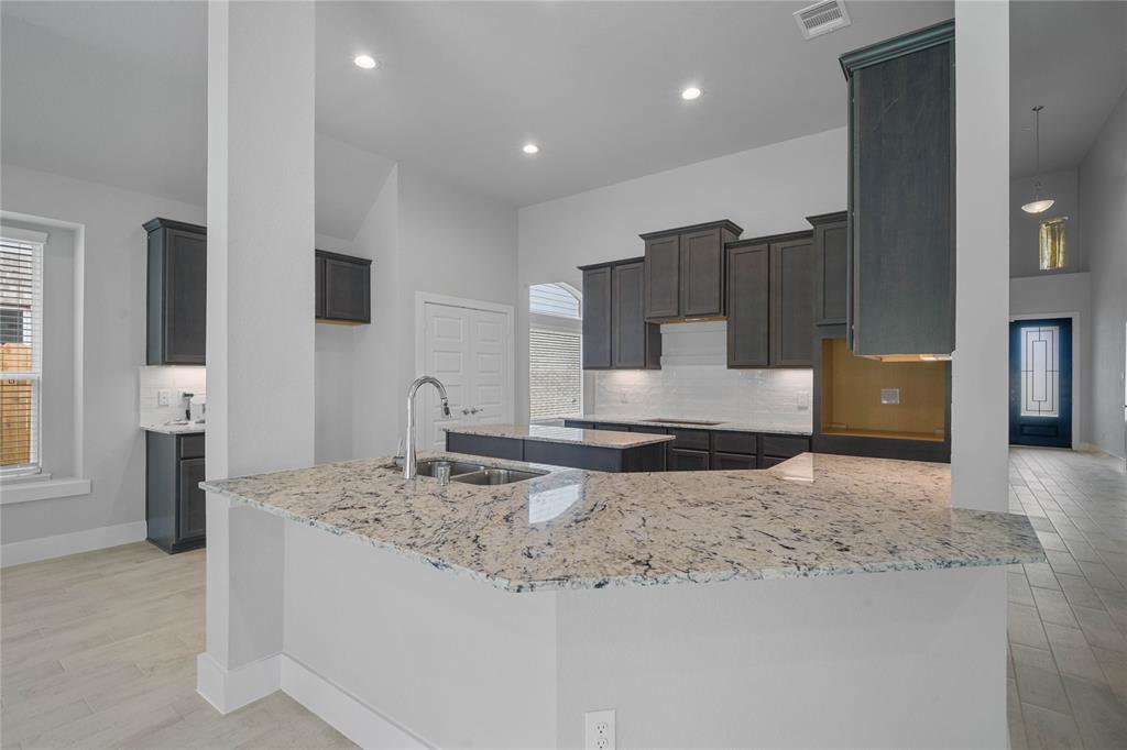 2140 Golden Spruce Court, Conroe, Texas image 8