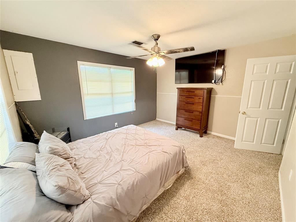 231 Moore Street, Richwood, Texas image 5