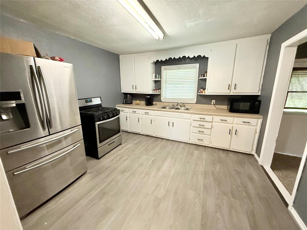 231 Moore Street, Richwood, Texas image 4