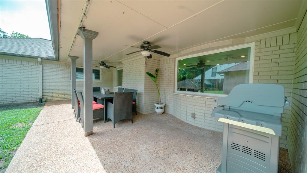 18050 Bambriar Drive, Houston, Texas image 23