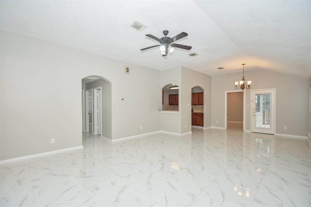 18526 S Wimbledon Drive, Katy, Texas image 3