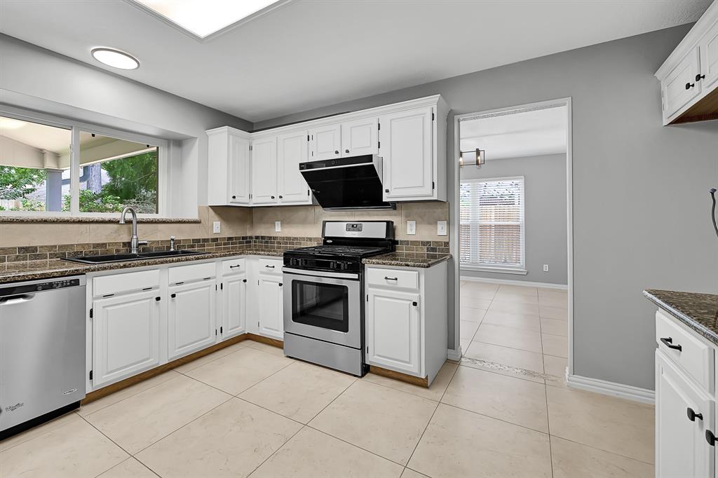 1809 Palo Duro Street, Friendswood, Texas image 9