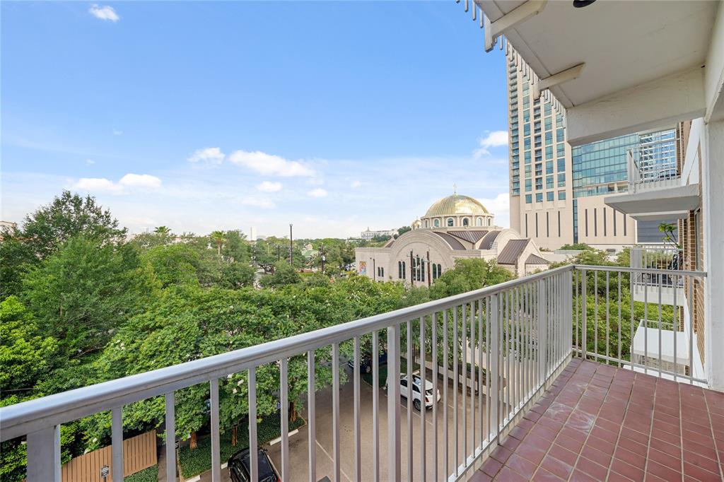 View Houston, TX 77006 condo