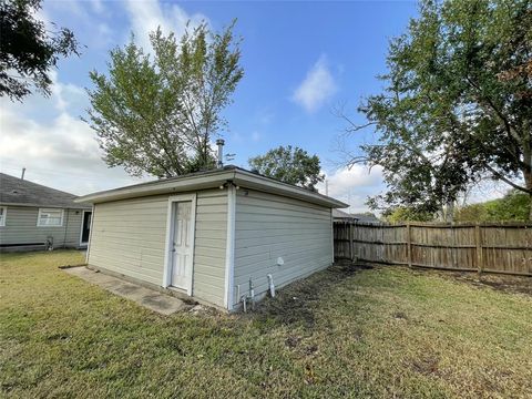 A home in South Houston