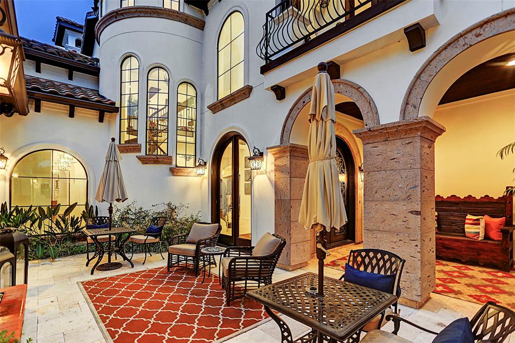 35 Enclave Manor