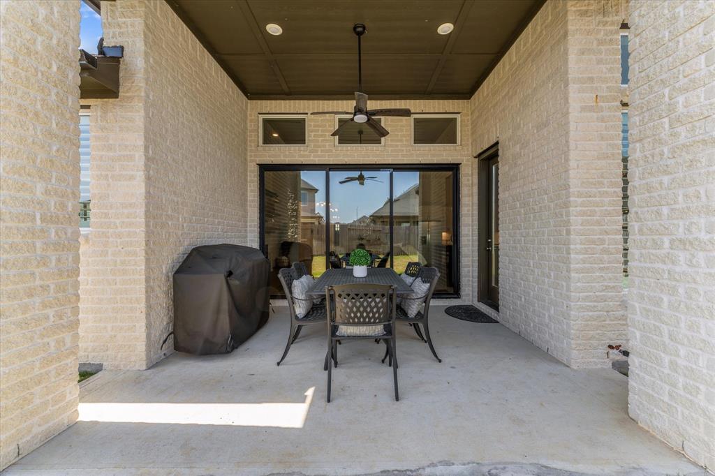 25002 Ryleigh Cove Circle, Tomball, Texas image 37