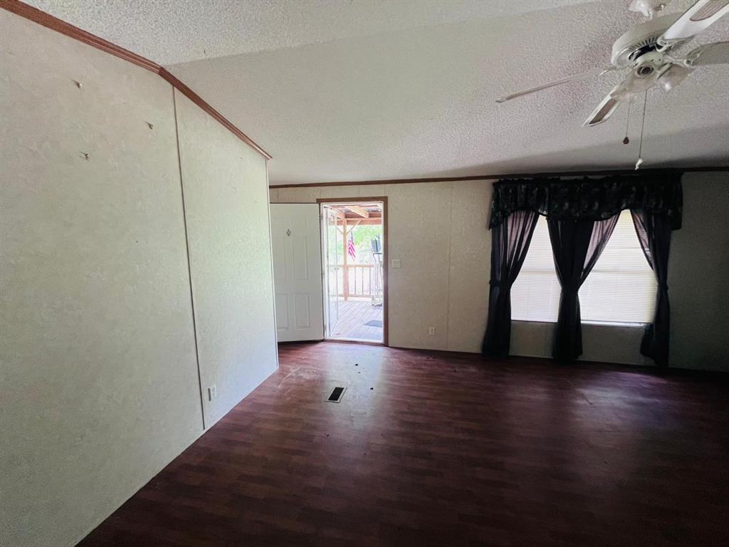1207 Ivanhoe Estates Drive, Ivanhoe, Texas image 5