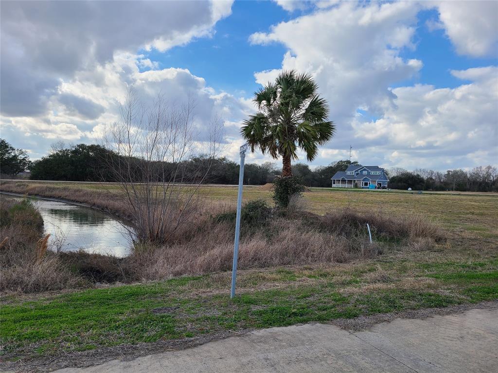 43 Cattle Drive Drive, Bay City, Texas image 1