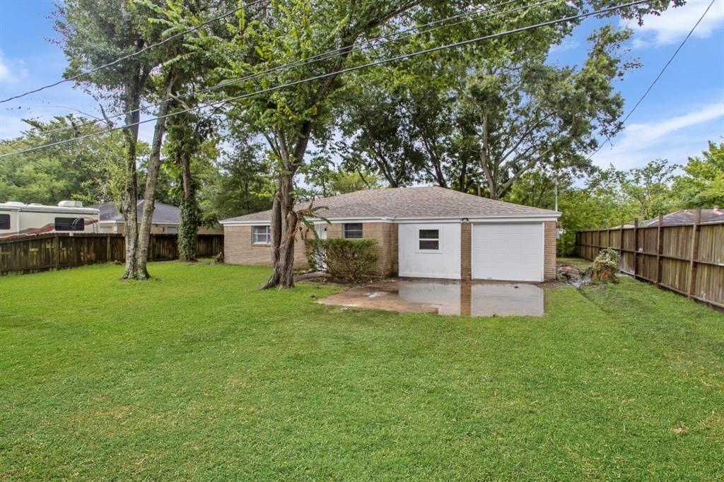 3114 Carolyn Street, Bacliff, Texas image 2