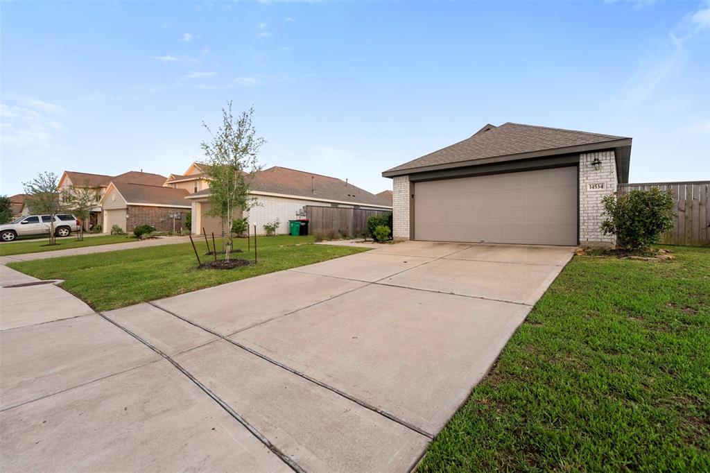 14534 Broadbury Pond Road