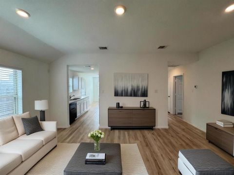 A home in Rosharon