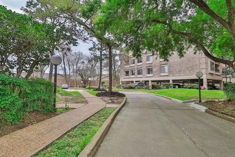 Condominium in Houston TX 2207 Braeswood Boulevard.jpg