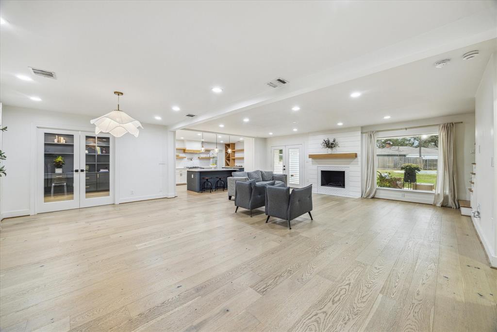 2318 Pomeran Drive, Houston, Texas image 3