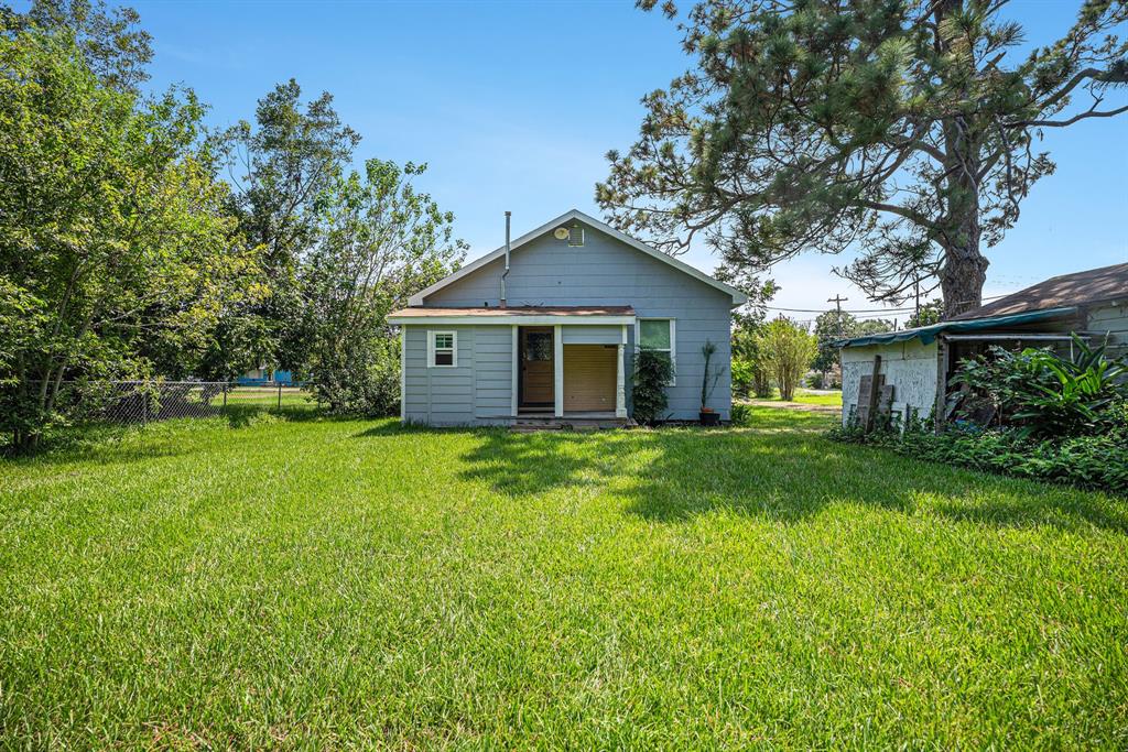 7506 2nd Street, Hitchcock, Texas image 14