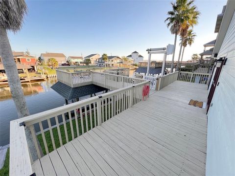 A home in Bayou Vista