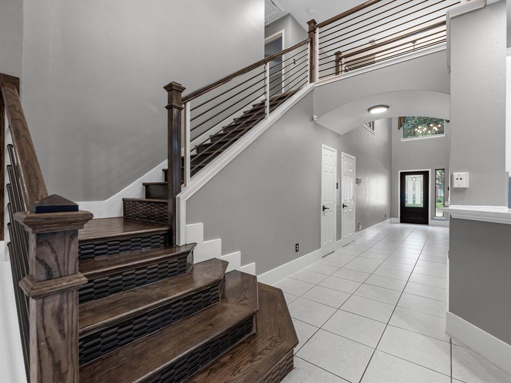 5410 BUR OAK Drive
