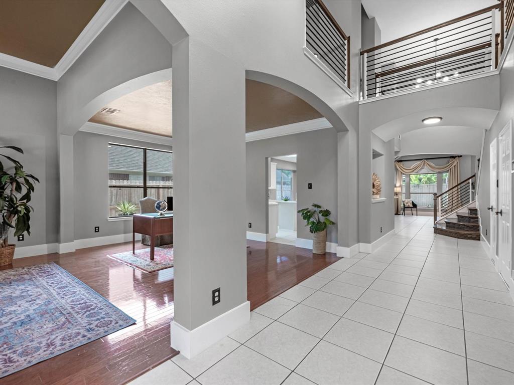 5410 BUR OAK Drive