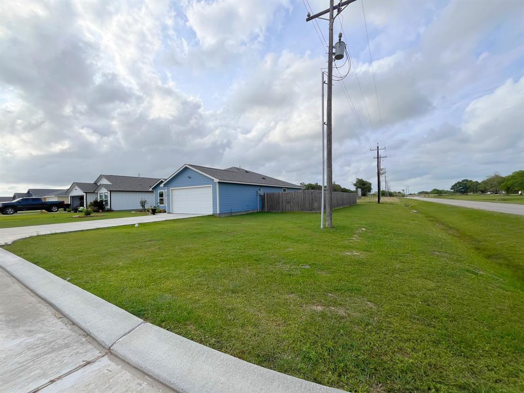 702 Flycatcher Drive, Palacios, Texas image 4