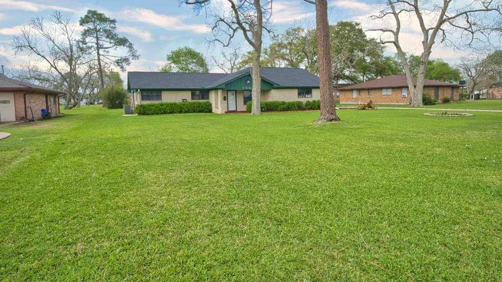 1009 Western Avenue, Angleton, Texas image 3